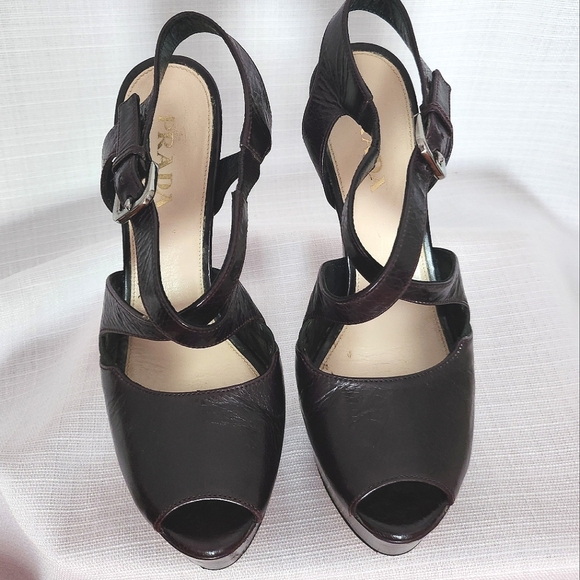 Authentic Prada shoes - Picture 3 of 11